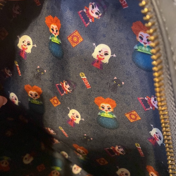 Hocus Pocus Loungefly 🎃 PRICE FIRM - Picture 9 of 16